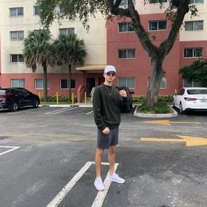 Meet your Posher, Emerio